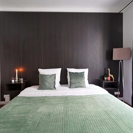 Appartamento Large Modern Studio Close To The Eiffel Tower And Paris Highlights Esterno foto