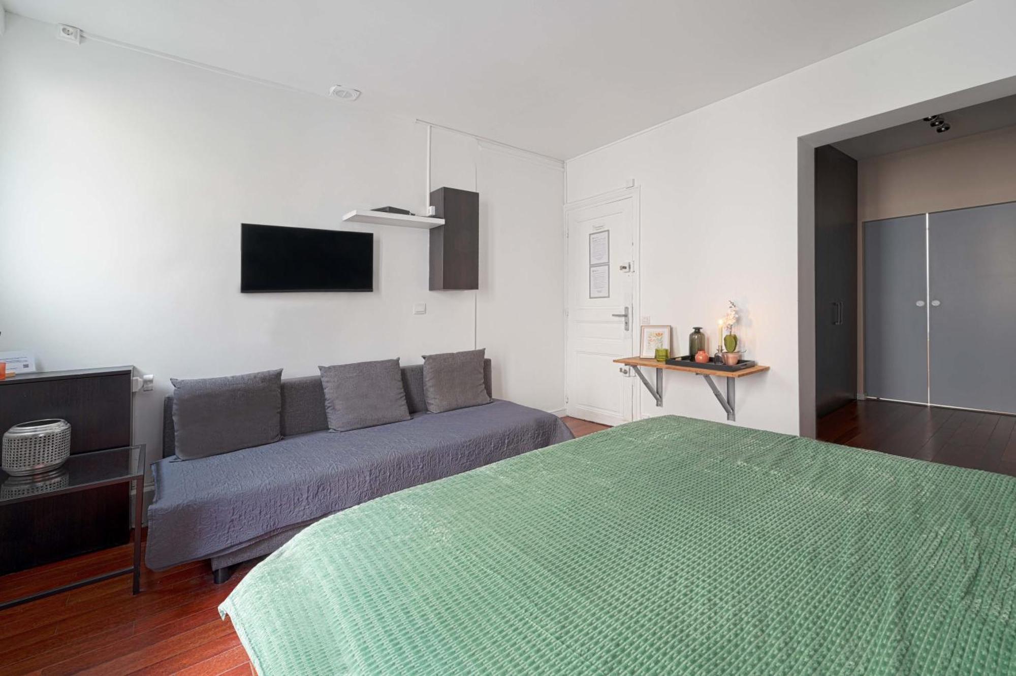 Appartamento Large Modern Studio Close To The Eiffel Tower And Paris Highlights Esterno foto