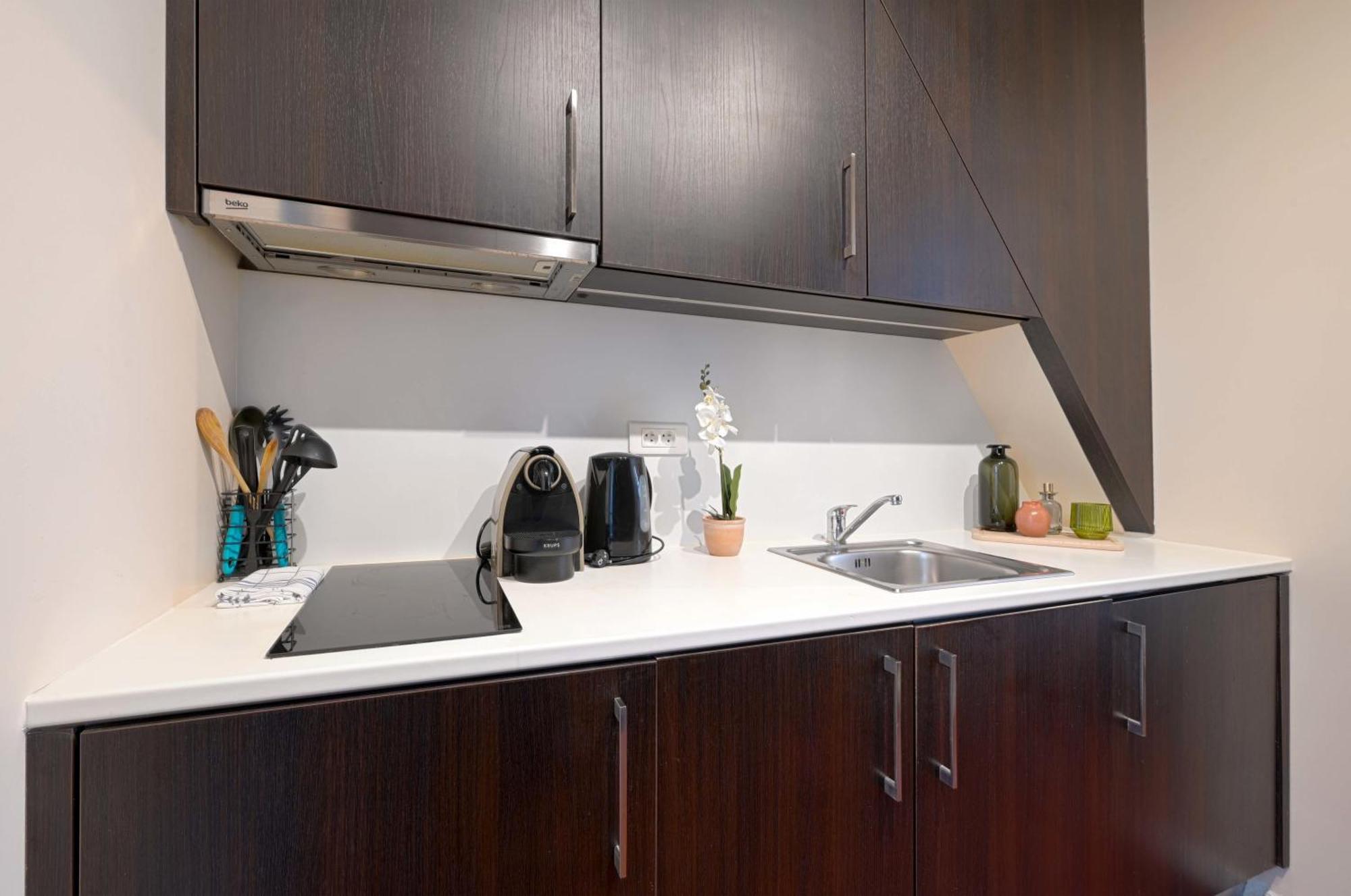 Appartamento Large Modern Studio Close To The Eiffel Tower And Paris Highlights Esterno foto